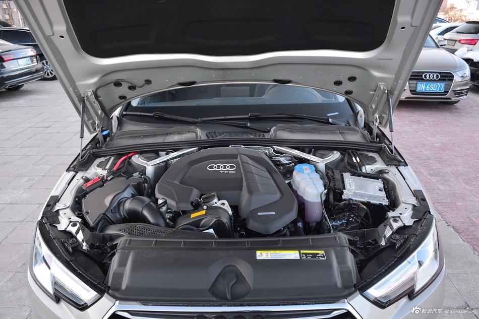 2018款奥迪A4L 1.4T自动30周年年型30 TFSI进取型