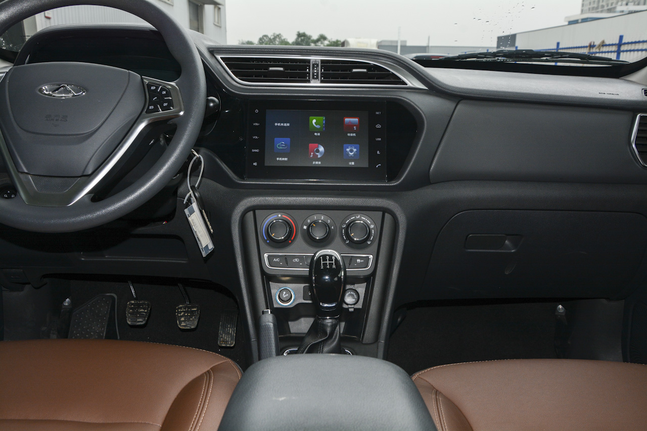 2018款瑞虎3 1.6L手动百万全球版