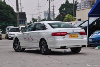 2016款东风A9 1.8T自动尊贵型 珠光白