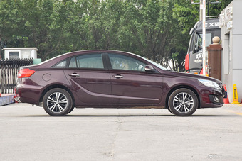 2017款海马M6 1.5T手动豪华型