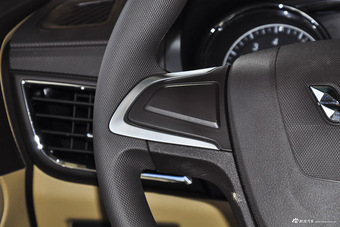 2015款五菱宏光S1 1.5L手动舒适型 白