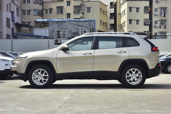 2016款自由光2.4L自动专业版+智能包 流沙金