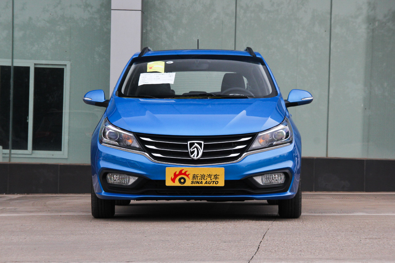 2017款宝骏310 1.5L自动豪华型