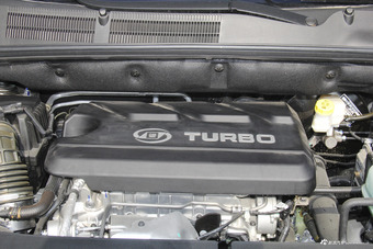 2017款宝骏730 1.5T手动时尚型7座