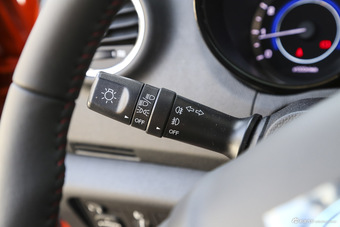 2016款长安CS15 1.5L自动豪华版