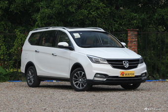 2017款宝骏730 1.8L iAMT豪华型7座