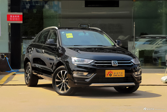 2016款众泰SR7 1.5T自动魔方之心版