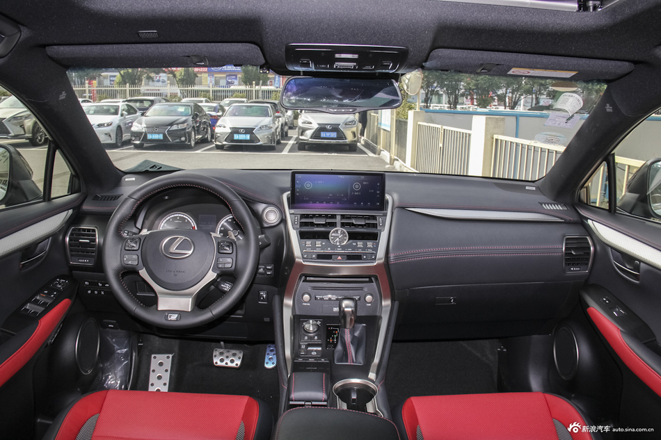 2017款雷克萨斯NX300 2.0T自动全驱 F SPORT