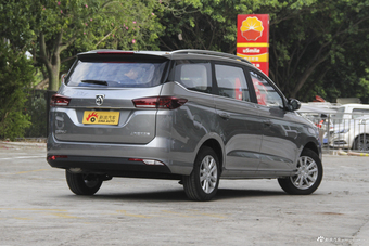  2018款宝骏360 1.5L手动精英型 