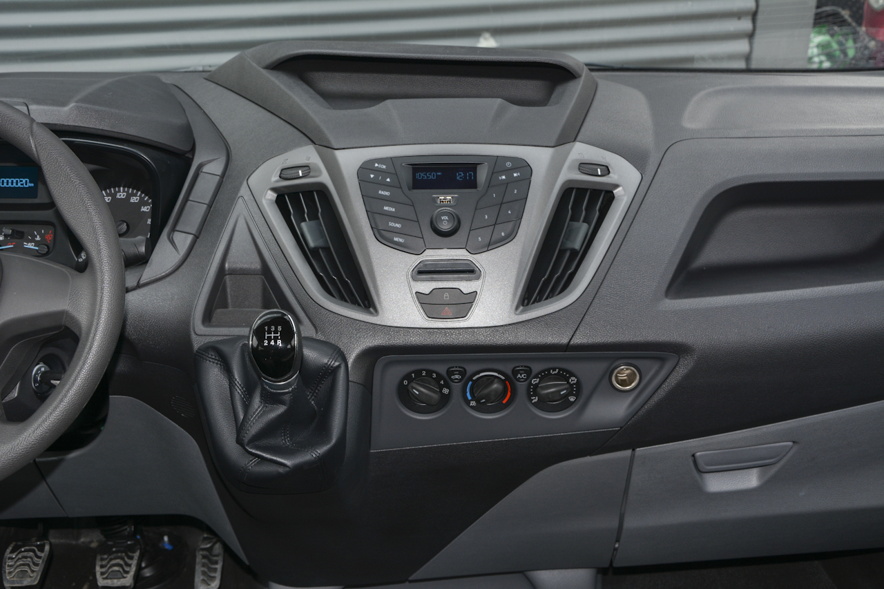 2017款新全顺2.0T中轴中顶柴油Diesel 5/6座Kombi国5