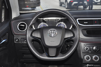 2016款中华V3 1.5L自动舒适型