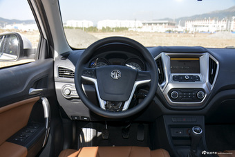 2016款名爵锐行1.5L手动超值豪华版