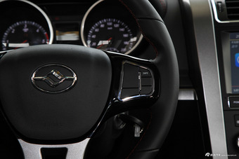 2017款黄海N3 2.5T手动四驱运动版XD25T5 