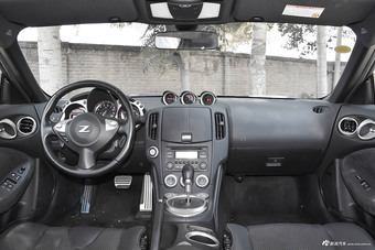 [实拍]极具侵略性 十足的战神之子 日产370Z