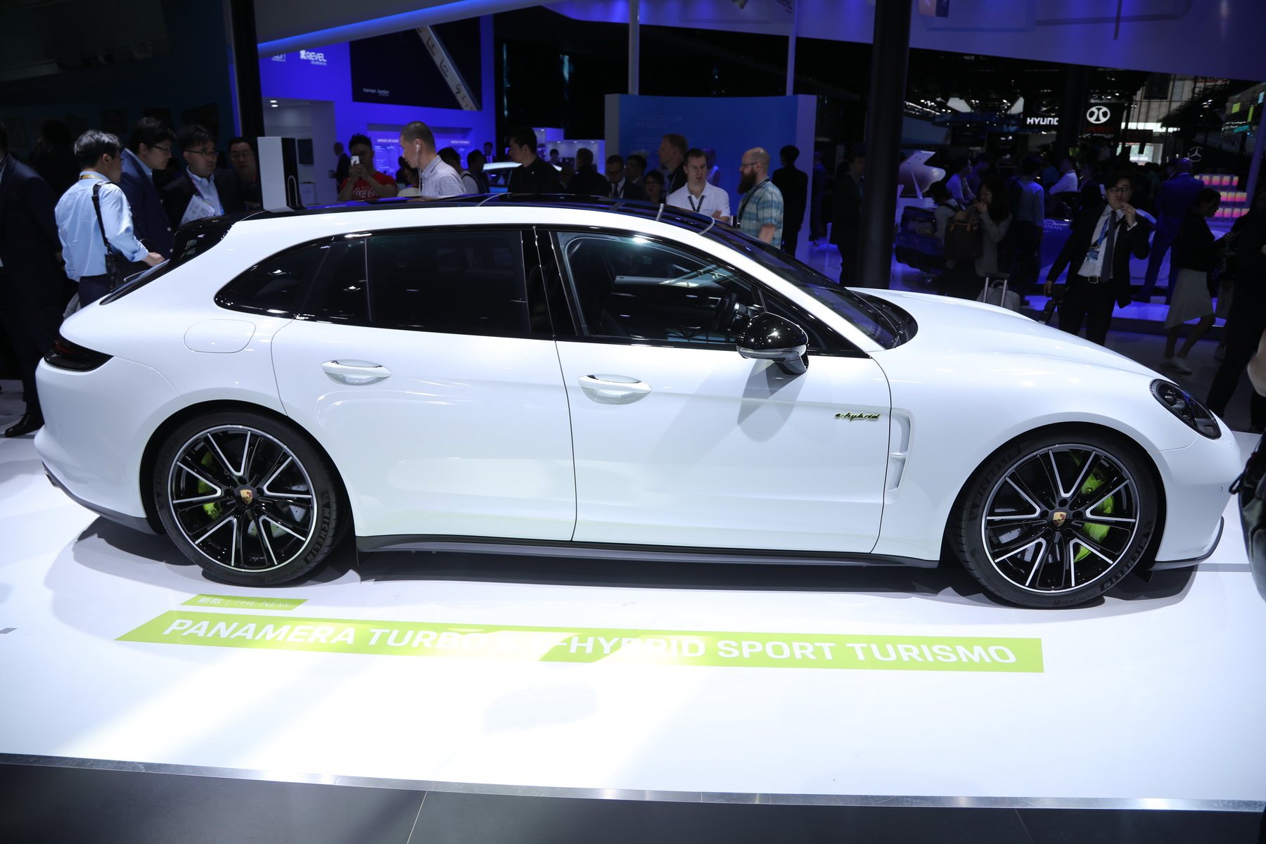 保时捷Panamera Turbo S E-Hybrid Sport Turismo