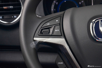 2017款长安CS15 1.5L自动豪华天窗版