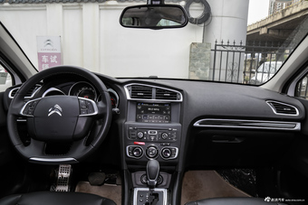 2015款雪铁龙C4L 1.8L自动尊贵版图片