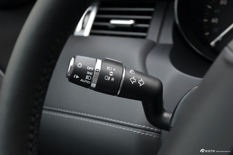 2016款揽胜极光2.0T自动倾橙限量版