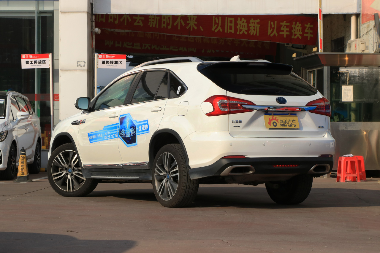 2017款比亚迪唐 全时四驱豪雅型