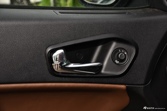 2016款传祺GS5 Super 1.8T自动两驱周年纪念版