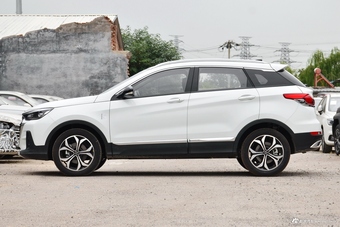 2018款北汽绅宝智行1.5T手动精英版