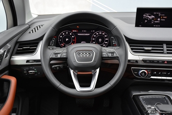 平行进口2017款奥迪Q7 3.0T 墨版