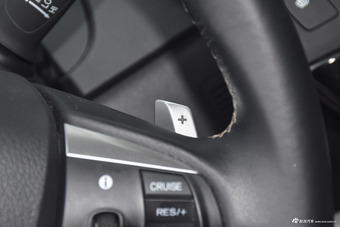 2017款思铂睿混动2.0L自动净驰版