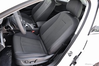 2017款奥迪A4L Plus 2.0T自动40TFSI进取型