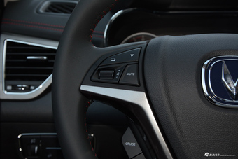 2017款长安CS75尚酷版 1.5T自动锋享型