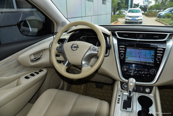 2015款楼兰 2.5L自动XV RES Plus两驱豪雅版