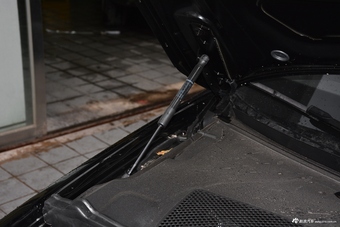 2018款奥迪A6L 3.0T自动30周年年型 45 TFSI quattro 运动型