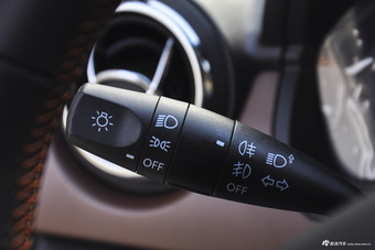 2016款昌河Q25 1.5L自动乐惠版