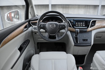 2017款GL8 2.0T自动 28T舒适型 白色