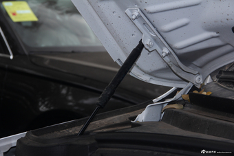 2017款奥迪Q5 2.0T自动40TFSI舒适型 