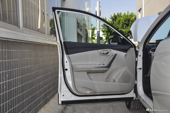 2017款启辰T90 2.0L手动智尚版