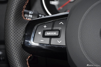 2016款北京BJ40 2.0T手动两驱尊贵版