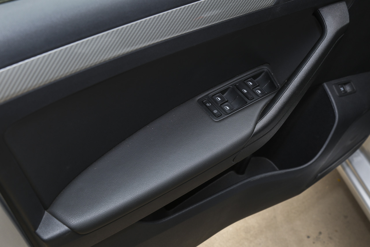 2015款捷达1.6L自动豪华型 闪光银