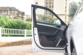 2016款哈弗H7 2.0T自动两驱精英型蓝标