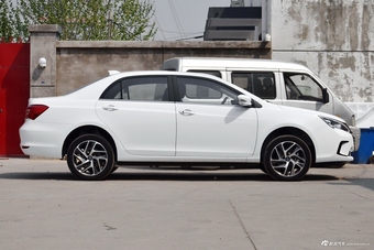 2018款比亚迪秦EV450 智联尊尚型