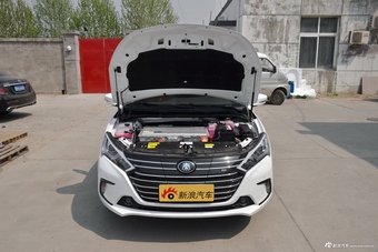 2018款比亚迪秦EV450 智联尊尚型