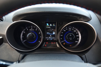 2017款CS75 1.5T手动锋尚型