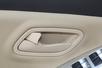 2015款启腾EX80 1.5L手动舒适型