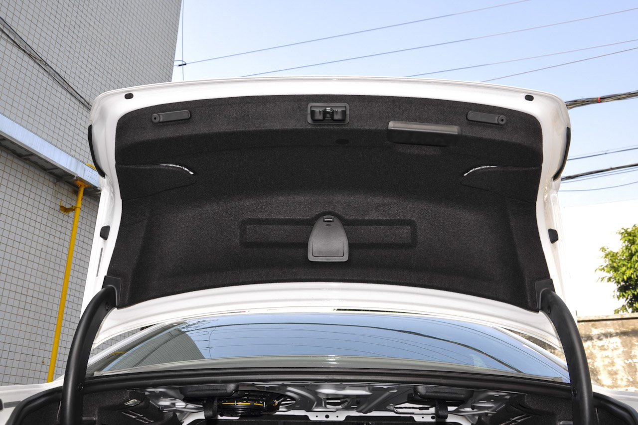 2017款奥迪A4L 2.0T自动45TFSI quattro风尚型