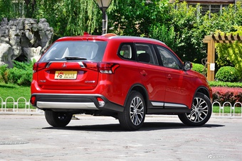 2018款欧蓝德2.0L自动两驱荣耀版