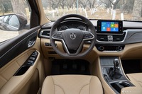 2017款宝骏730 1.5T手动尊享型7座