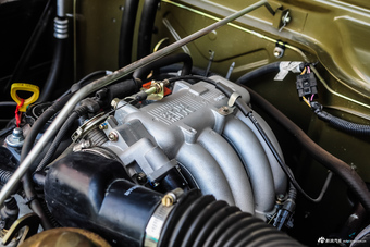 2016款战旗2.0L手动角斗士豪华型 国IV