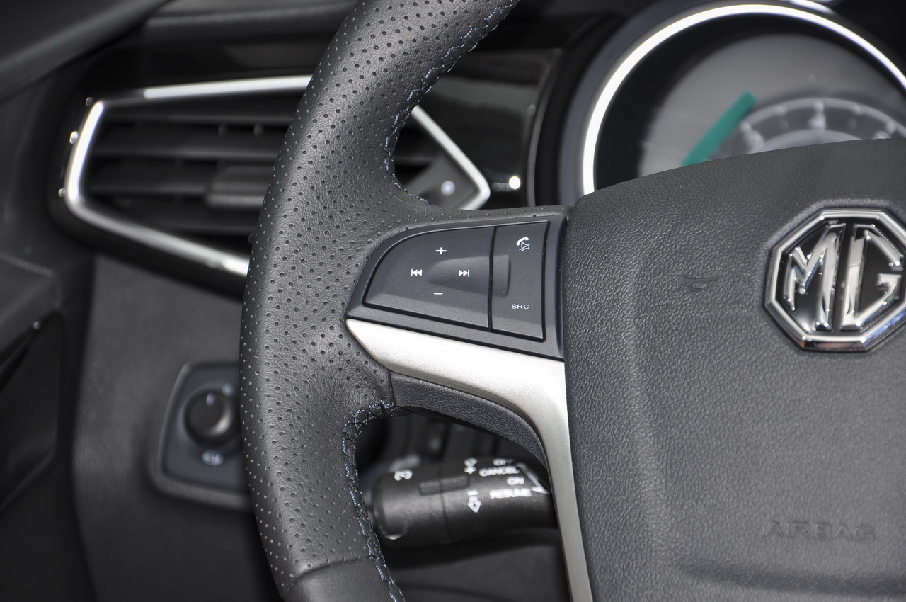 2016款锐腾 2.0T自动豪华版