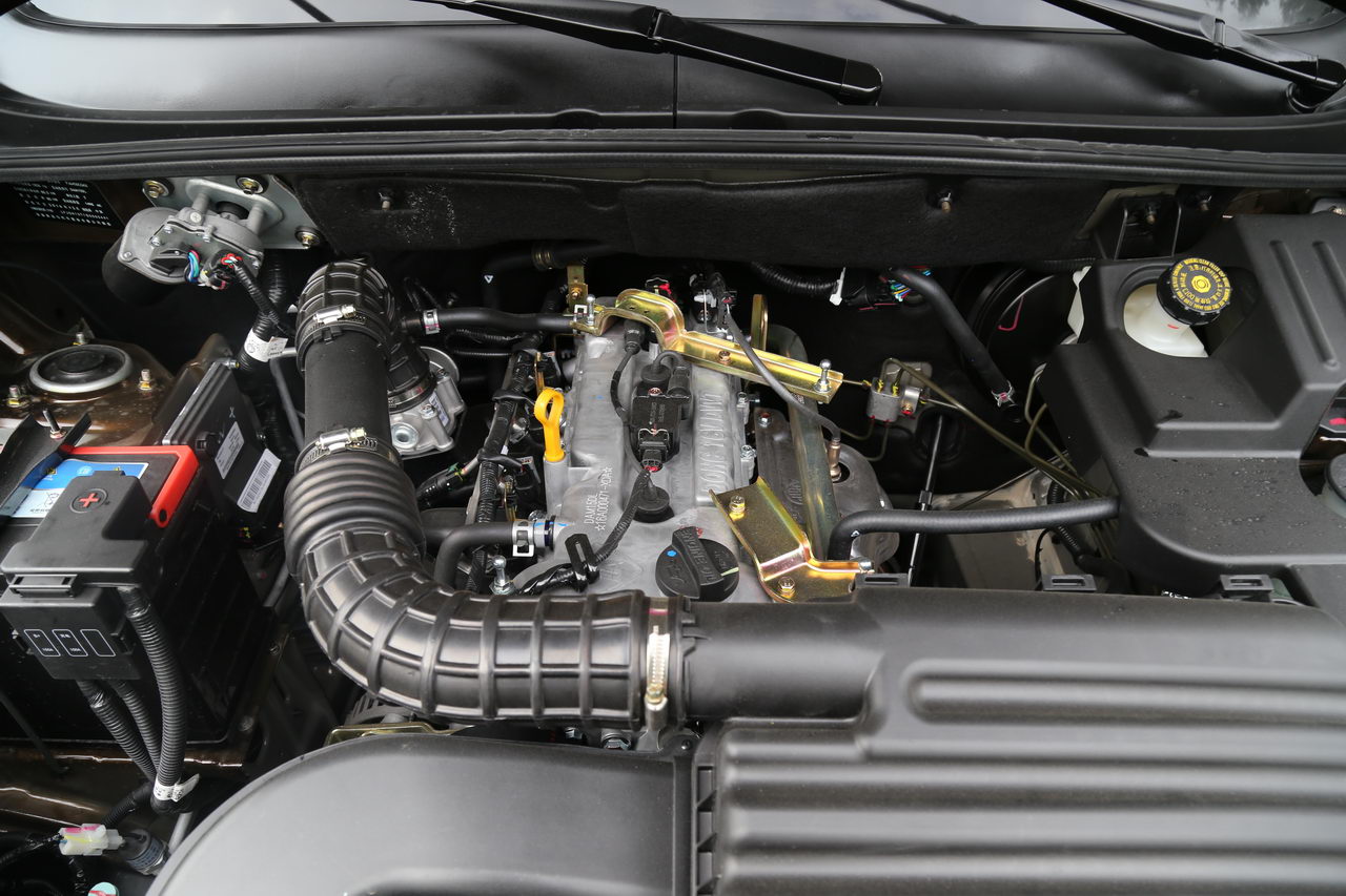 2017款启腾V60 1.5L手动豪华型