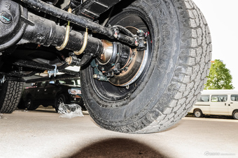 2016款BJ 212 2.0L手动三角门四驱豪华型 国V