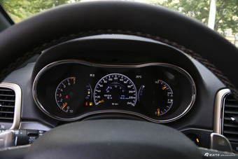 2017款大切诺基3.6L自动精英导航版